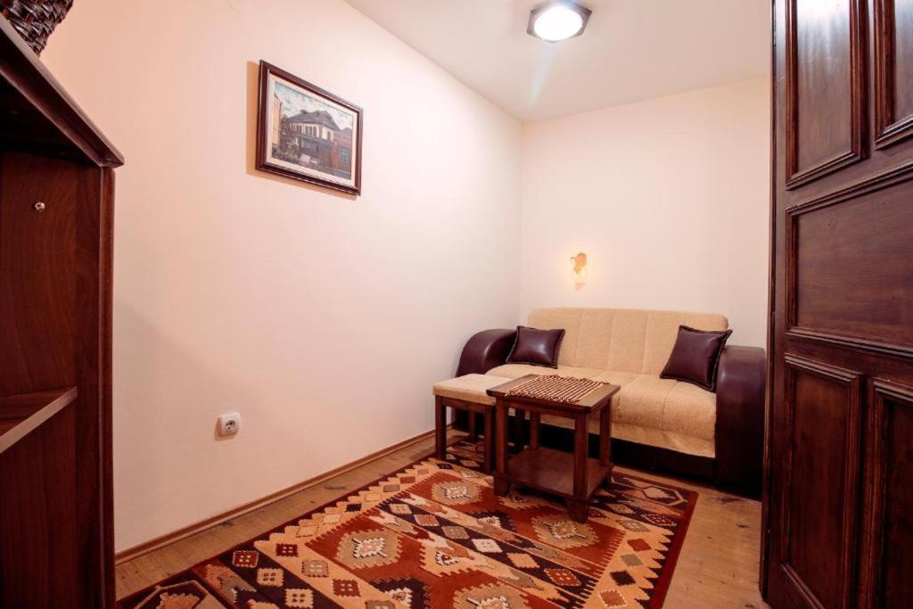 Downtown Rooms Ni Buitenkant foto