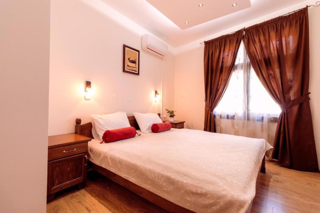 Downtown Rooms Ni Buitenkant foto