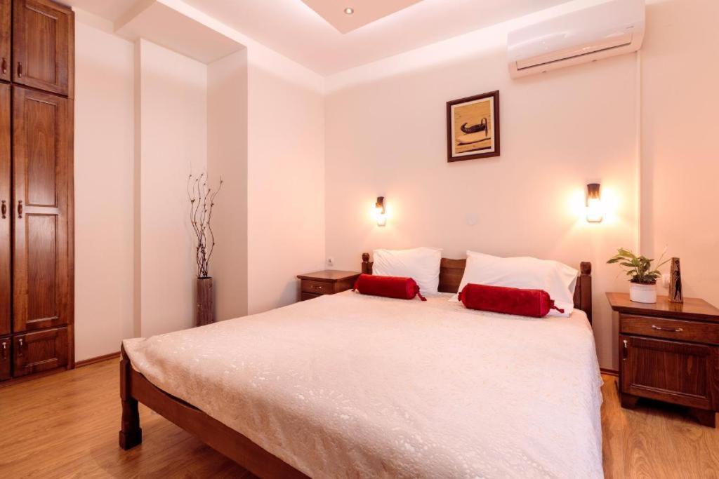 Downtown Rooms Ni Buitenkant foto
