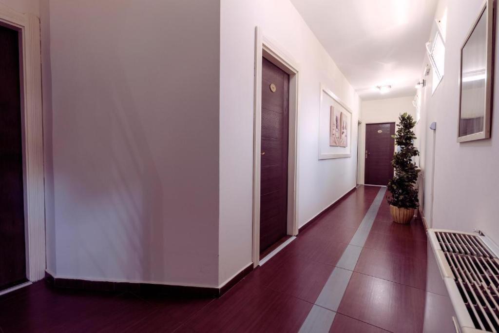 Downtown Rooms Ni Buitenkant foto