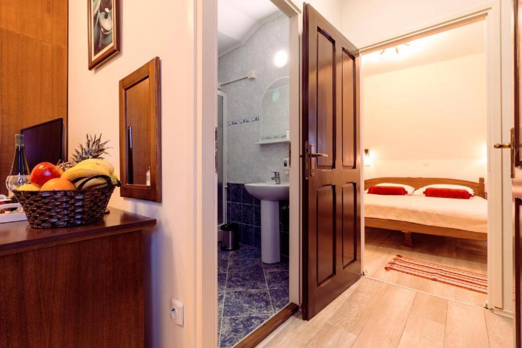 Downtown Rooms Ni Buitenkant foto