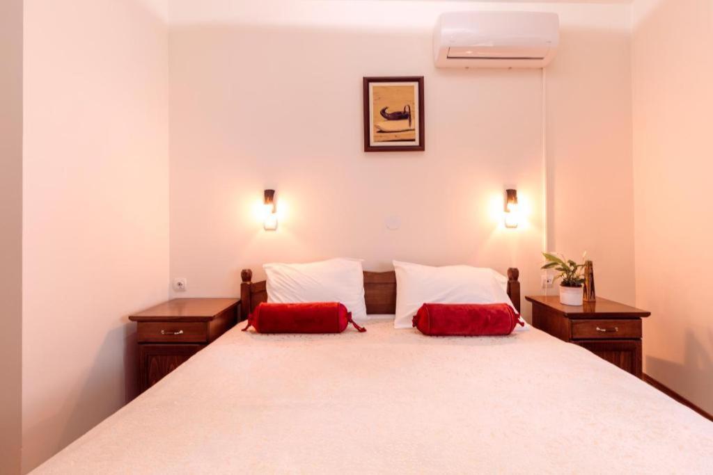 Downtown Rooms Ni Buitenkant foto